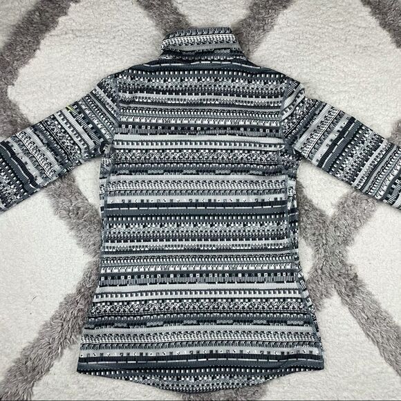 Women’s Nike Long Sleeve  - Picture 2 of 4